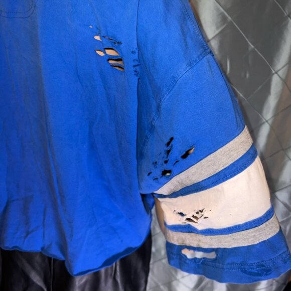 NCAA University of Kentucky Wildcat XL Blue Distressed Gameday Crop Top Jersey - Picture 6 of 7